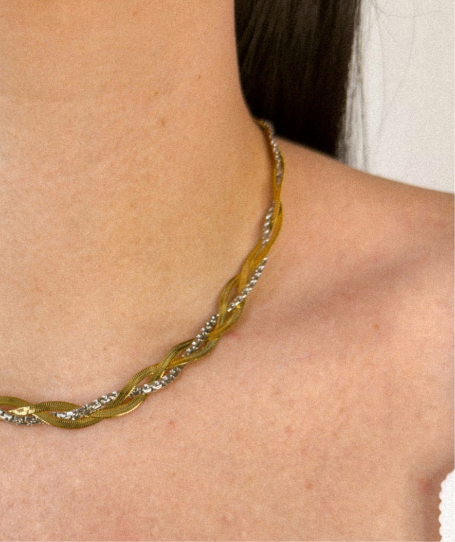 OLEA NECKLACE