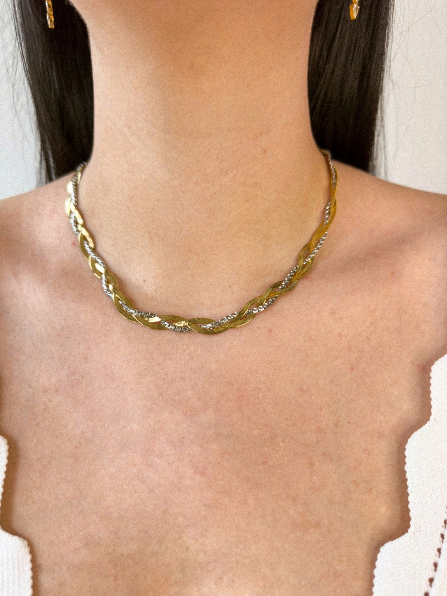 OLEA NECKLACE