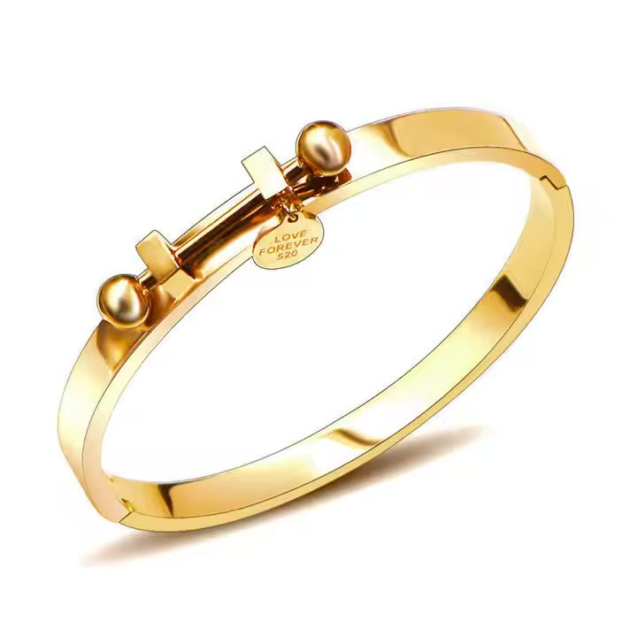 CORA BANGLE