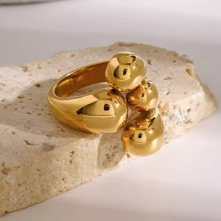 HUG RING