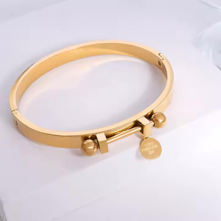 CORA BANGLE