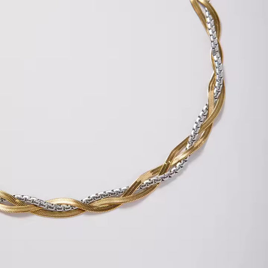 OLEA NECKLACE