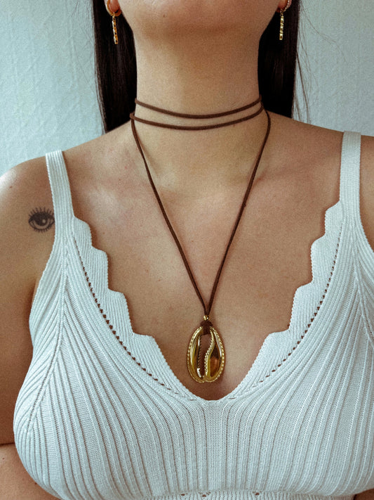 SHELLY NECKLACE