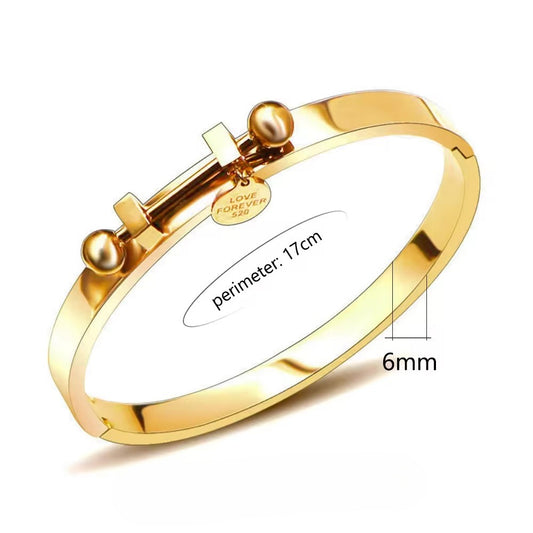 CORA BANGLE